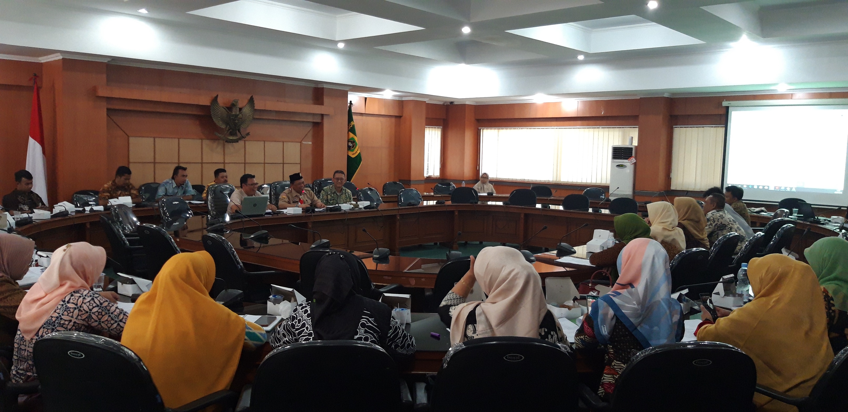Sosialisasi Peraturan Bupati Nomor 15 Tahun 2019 tentang Pelayanan Perizinan dan Nonperizinan Secara Elektronik Melalui Sistem Online Perizinan Transparan Informatif Sistematis di Kabupaten Bogor